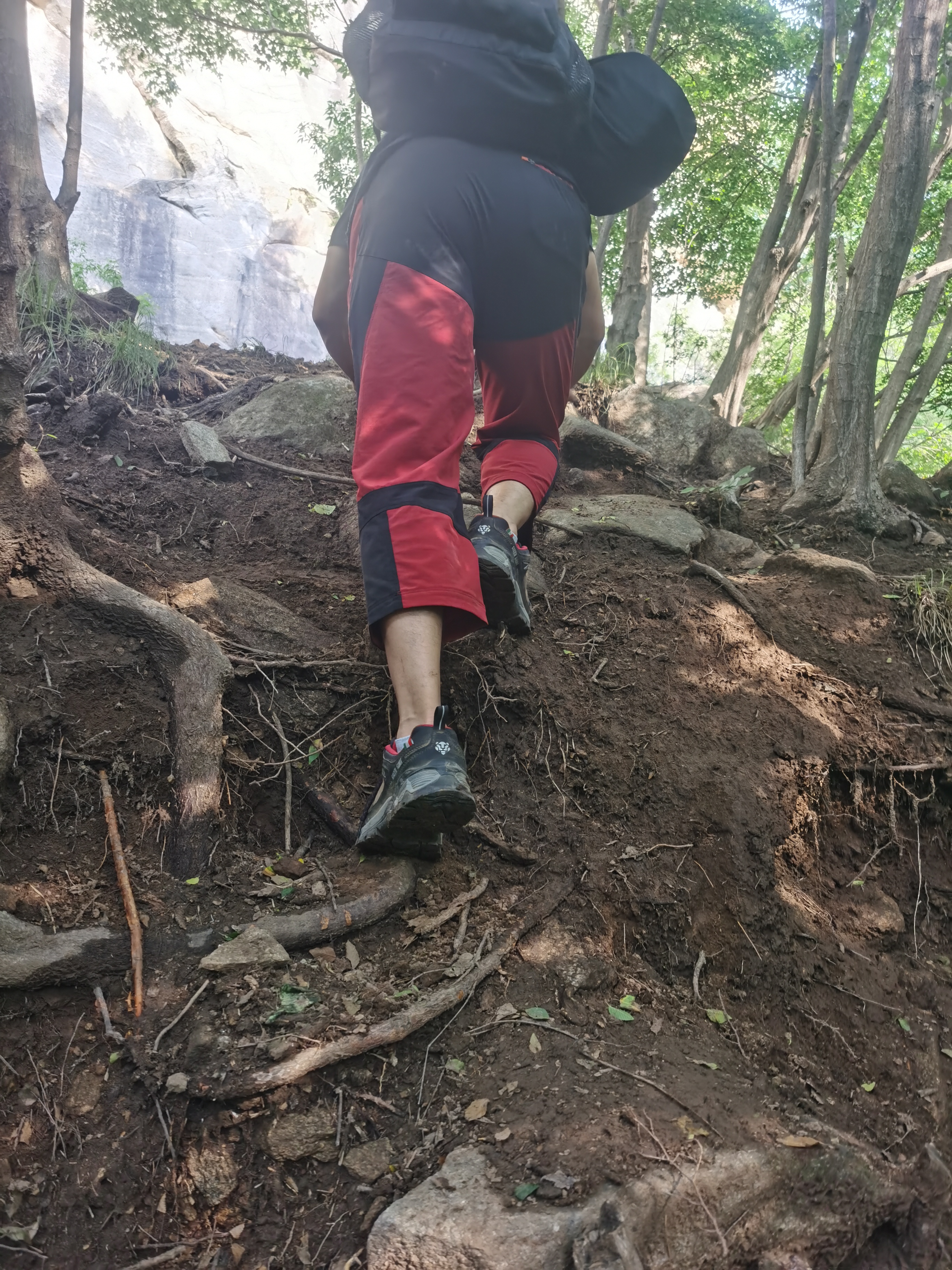 图途绿巨人徒步鞋测评,最耐磨登山徒步鞋资深评测