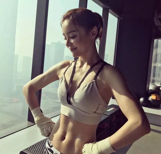 袁姗姗马甲线是怎么练出来的,5个动作7天练出袁姗姗同款马甲线