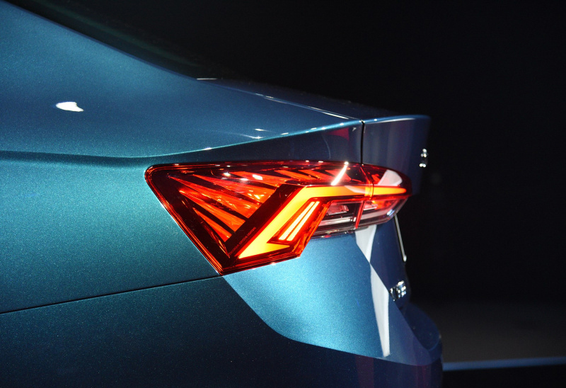 斯柯达明锐金色2019尾标带字母,斯柯达全新明锐19款