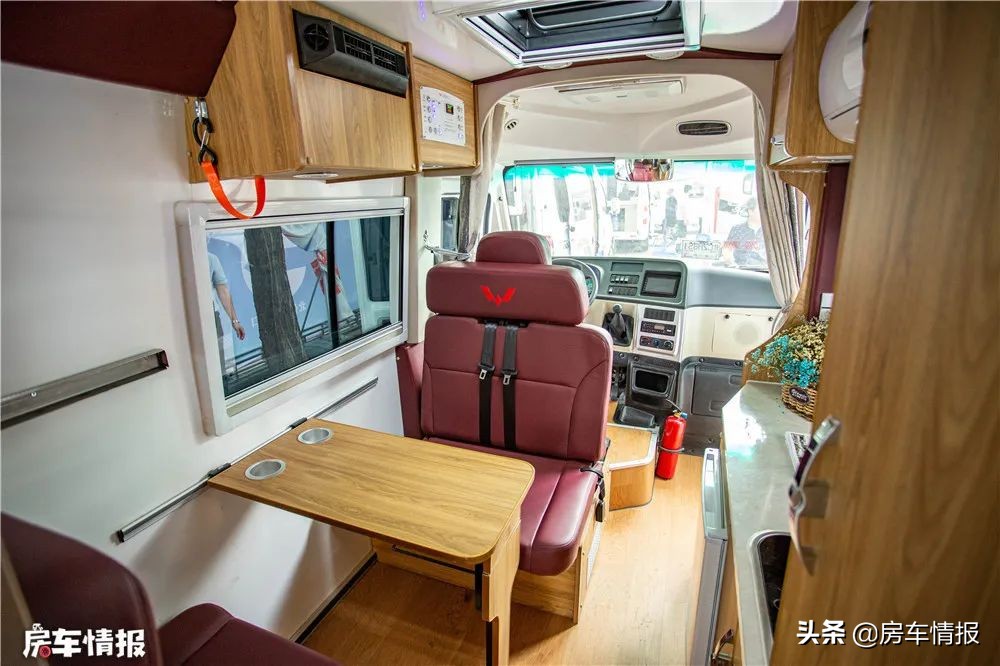 最新五菱宏光房车,五菱1.5l商务房车6万元左右