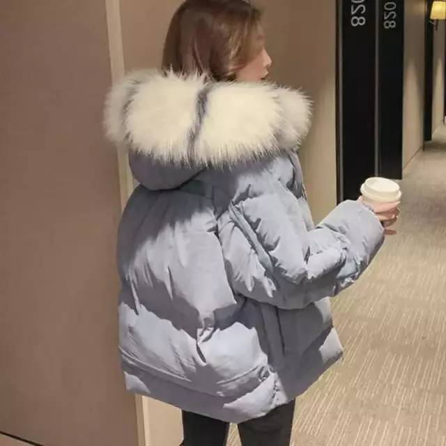 黑色短款面包服怎么搭配哈伦裤,条绒女款加绒哈伦裤配面包服