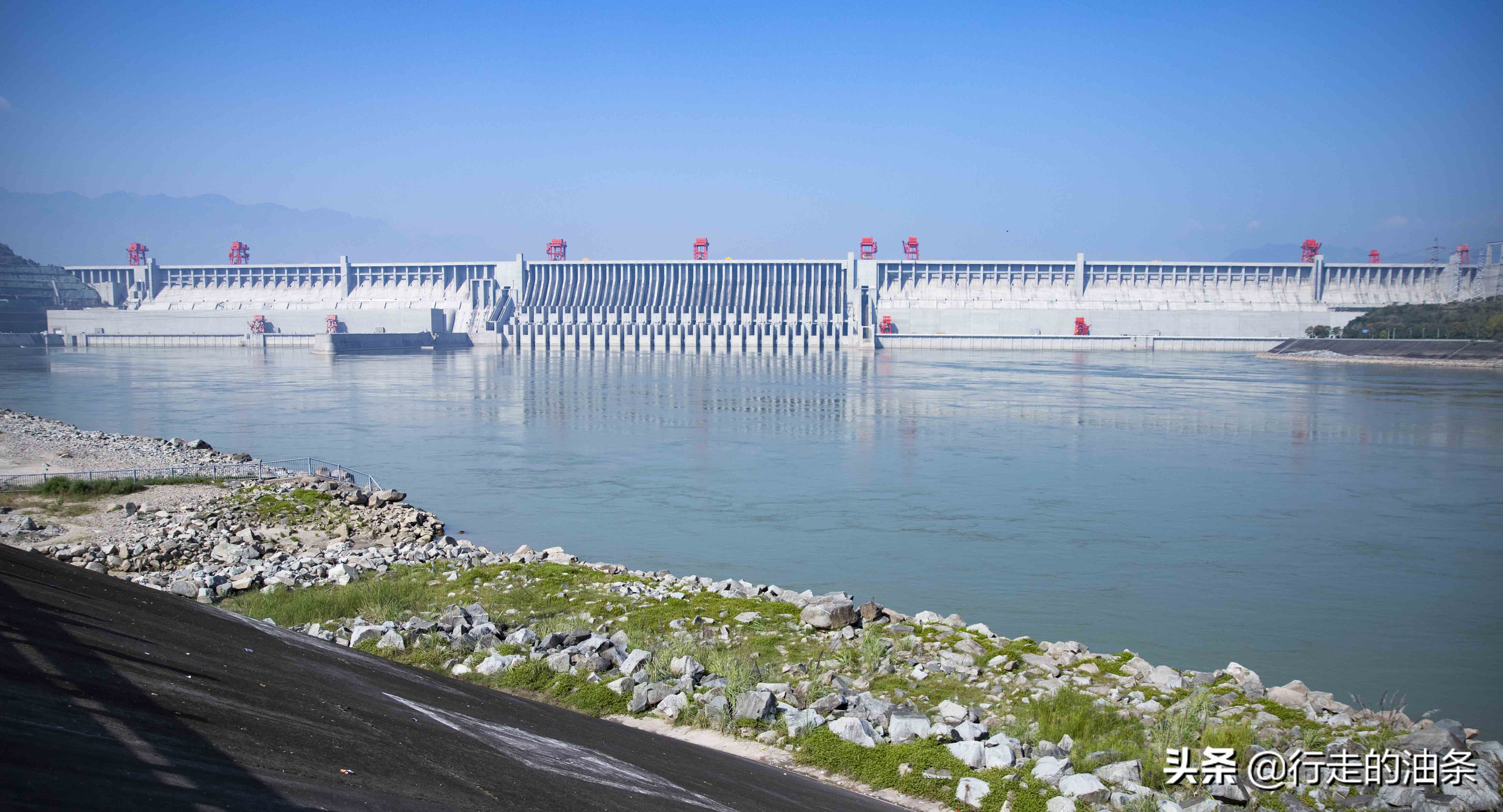 三峡大坝屈原故里视频,屈原的故里三峡大坝