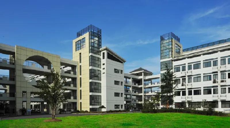 上海即将改名的5所大学,上海市正在崛起的十所学校