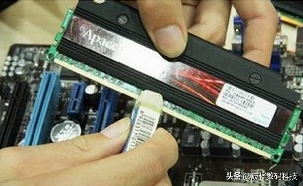 电脑突然花屏然后黑屏是怎么回事,电脑屏花屏教你一招20分钟复原