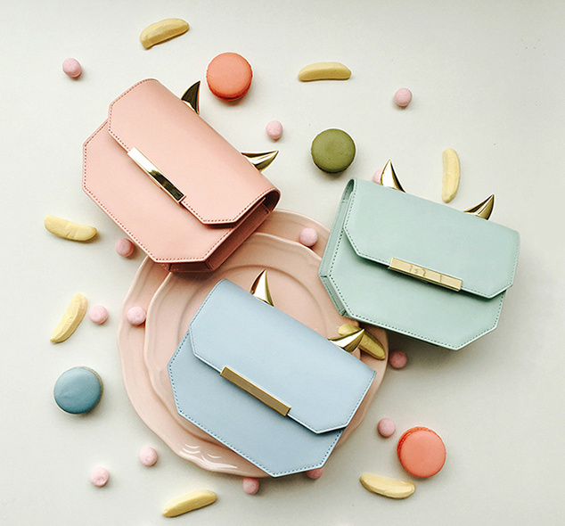 不要再背烂大街的双肩包了,别再背烂大街的轻奢包