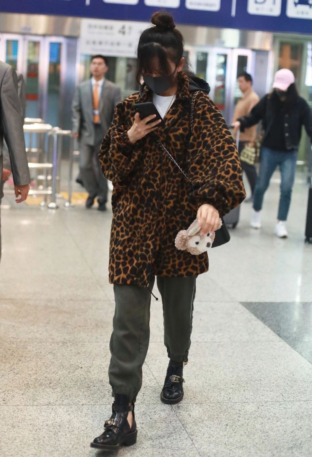 机场女王杨幂,机场女王戚薇杨幂