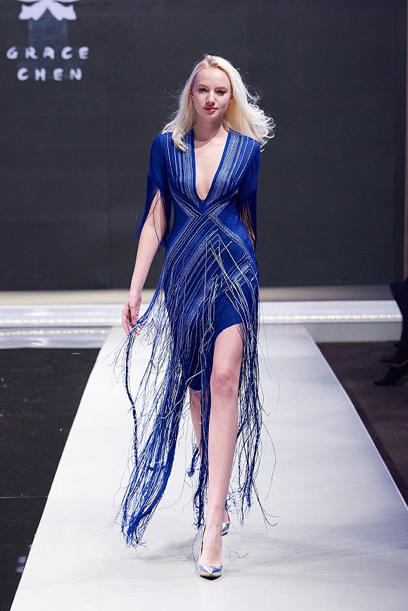 爱马仕开了家丝巾唱片店，GUESS要与HelloKitty联名了