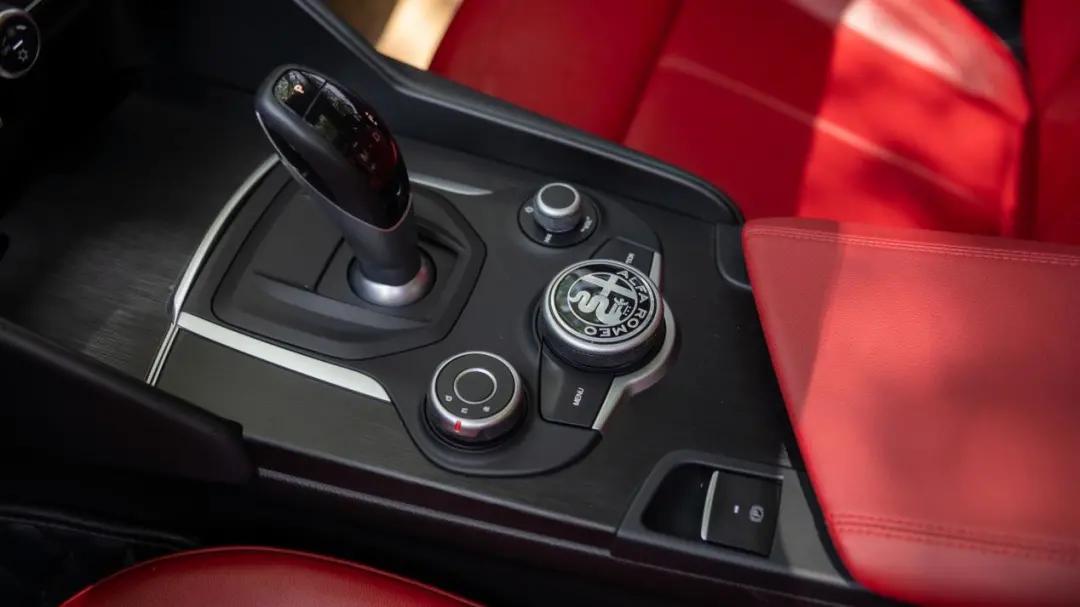 意大利风情满载的阿尔法罗密欧Giulia,还有个名字叫做“勇气”