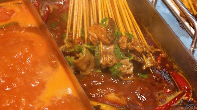 只此一家的牛腩串串火锅C位出道，19块9请你放肆开涮