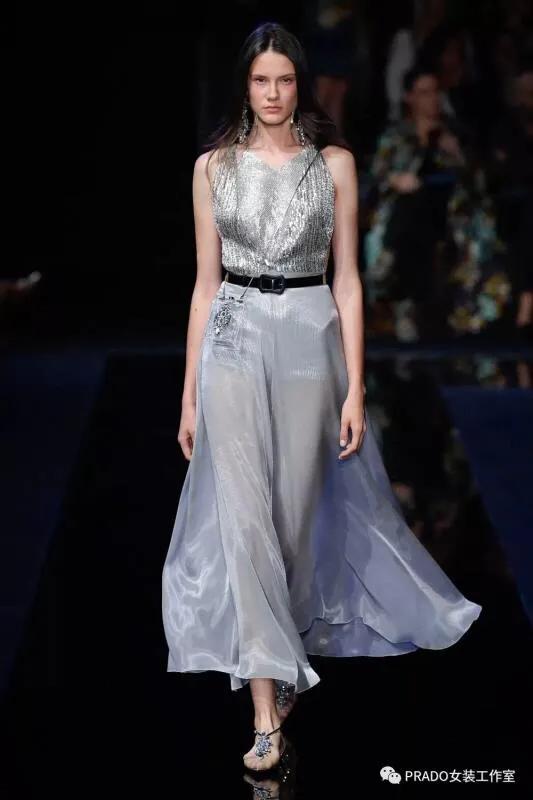 2021乔治阿玛尼春夏时装秀 (安普里奥·阿玛尼ar2500报价)