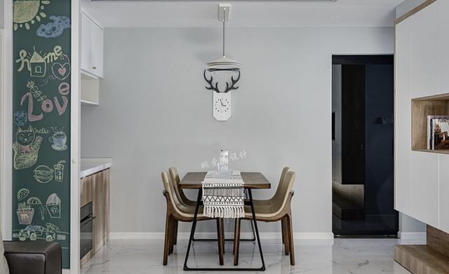 电视墙加长悬空一半,背景墙延长到阳台效果图