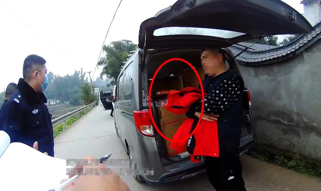 这样做无异于将“*弹炸**”放在身边，危险且违法！