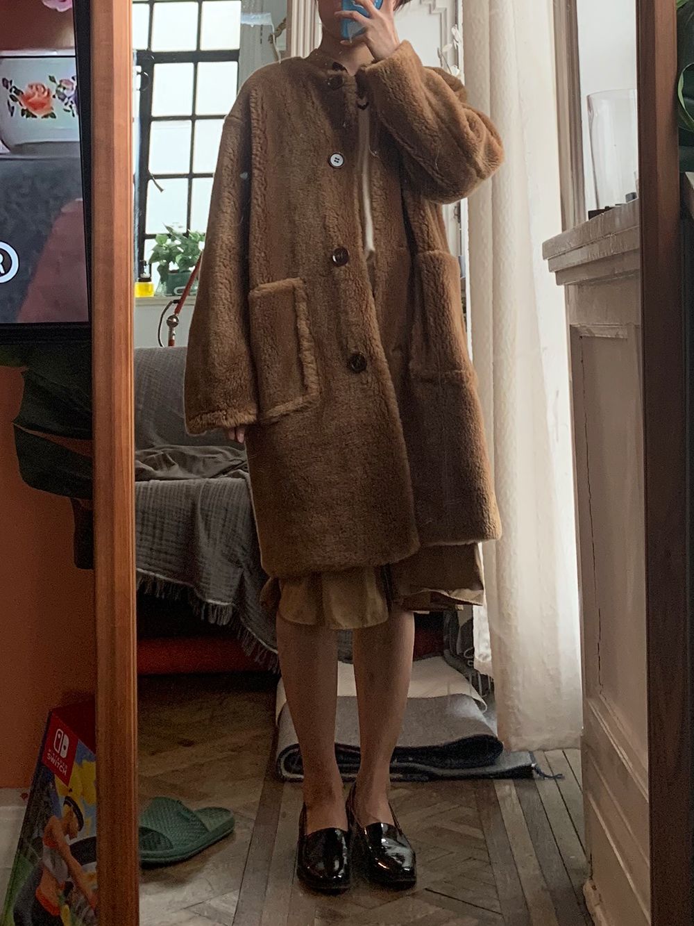 杏色大衣内搭什么颜色毛衣好看,深蓝色大衣内搭什么颜色的毛衣