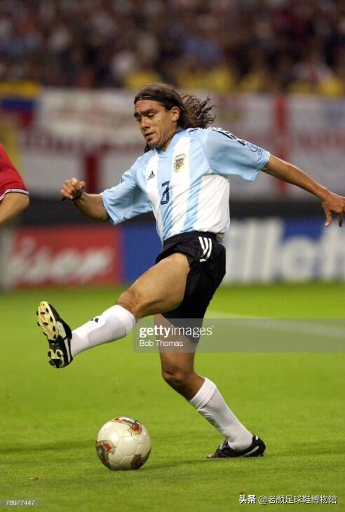 梅西夺大力神杯球鞋价值,梅西美洲杯签名球鞋