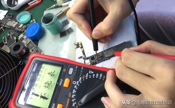 6s手机进水后触摸屏失灵其余正常,iphone6进水屏幕坏了