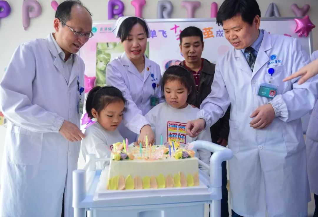 坐骨连体女婴现在状况,坐骨连体姐妹分离成功了吗