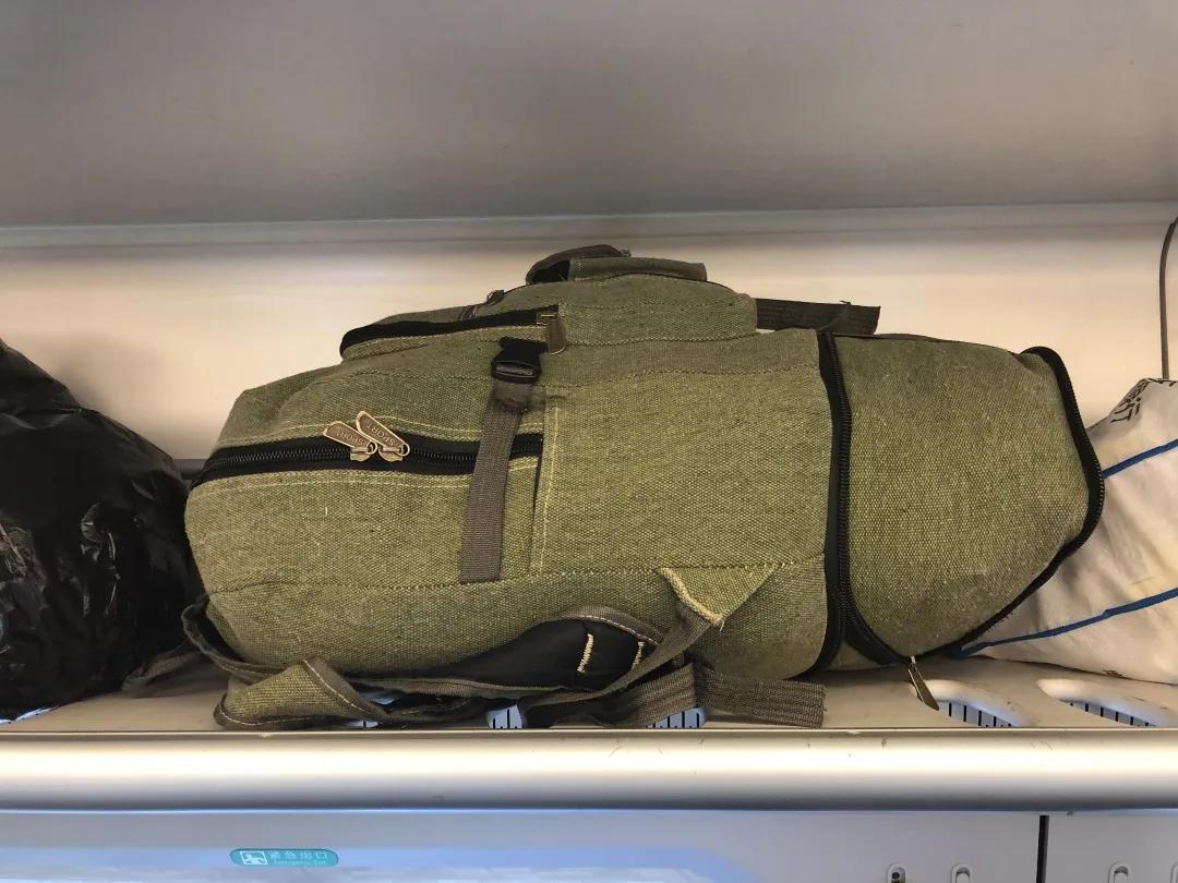 高铁怎么放行李,高铁有放行李的地方吗