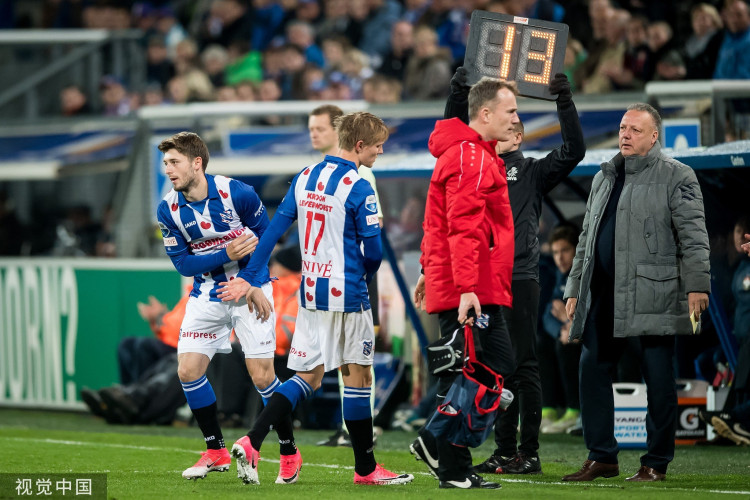 梅西武磊回归训练场,梅西沉肩过人武磊