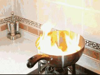 炒菜锅着火正确处理方法,炒菜时怎么防止锅内起火