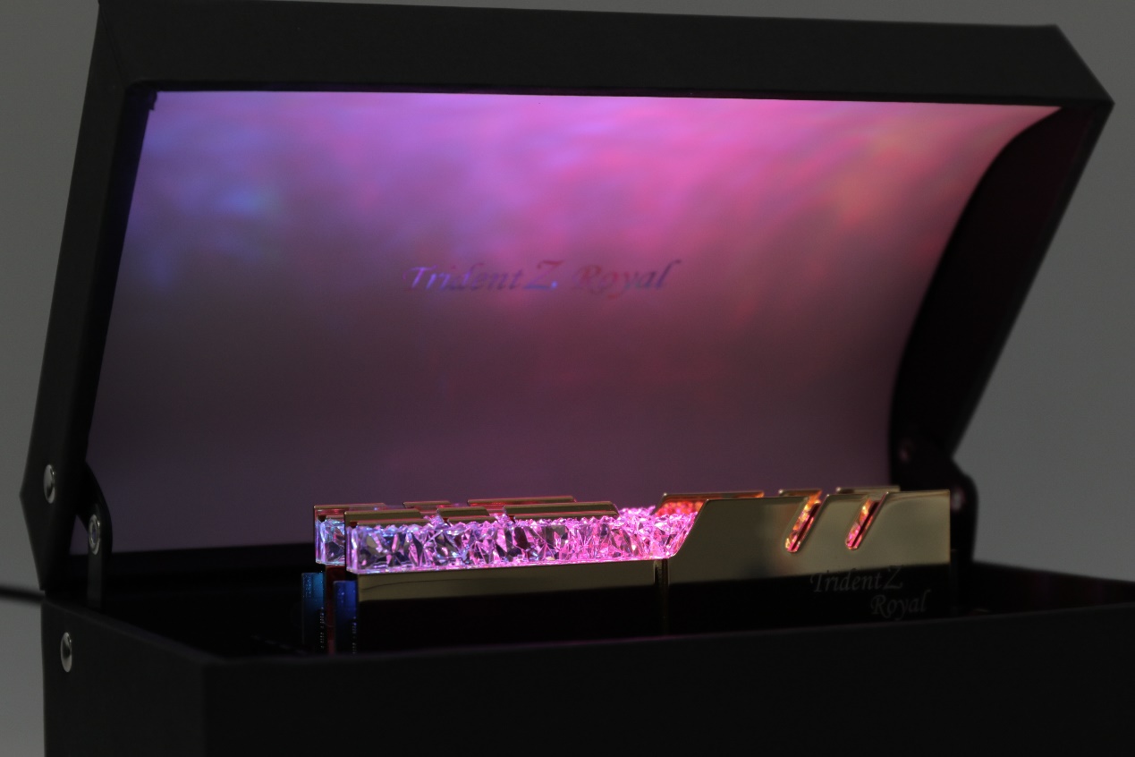 内存芝奇皇家戟16gb3600开箱,芝奇皇家戟ddr43200内存条能超频嘛