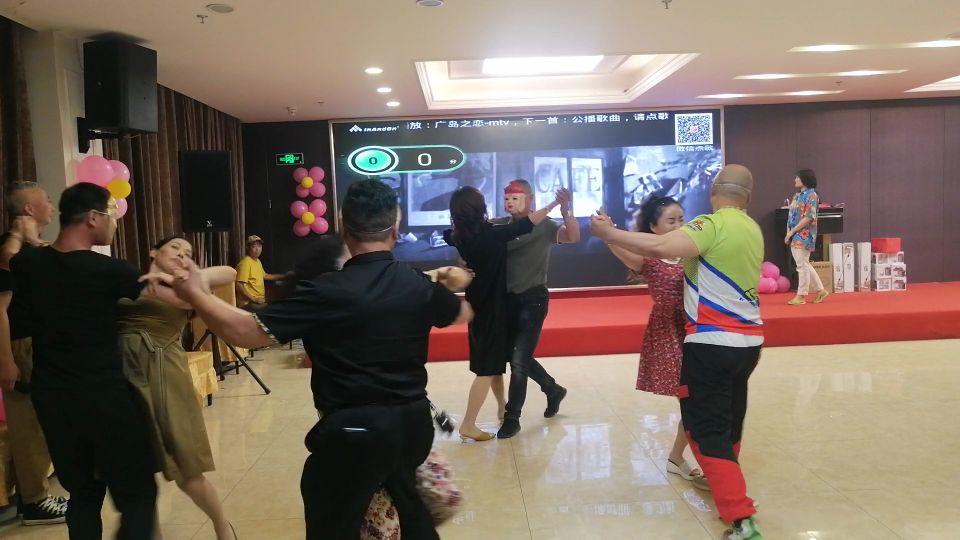 跳舞不想找舞伴,想找个舞伴一直找不到