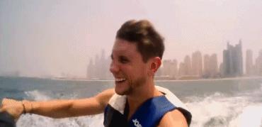 这对网红花22万当了三天迪拜富豪，而我连个儿童手表也买不起