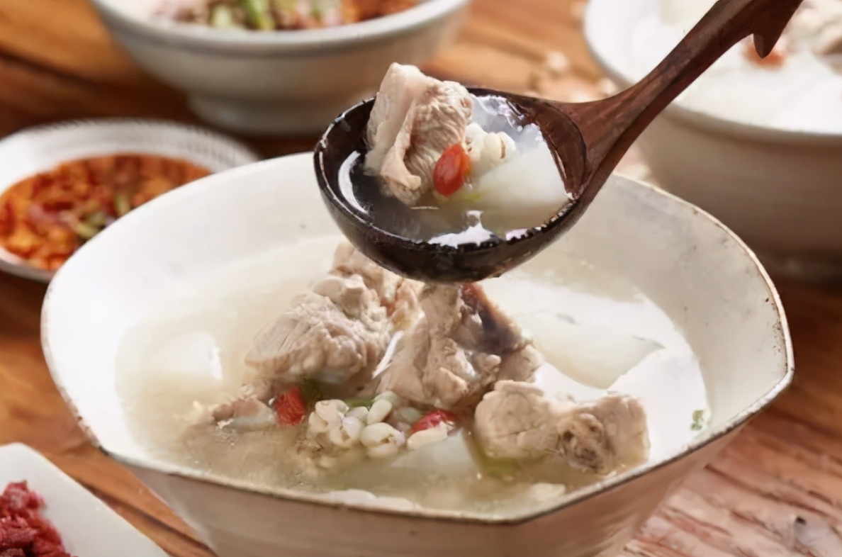 炖排骨骨头发黑什么原因,炖排骨怎样去浮沫