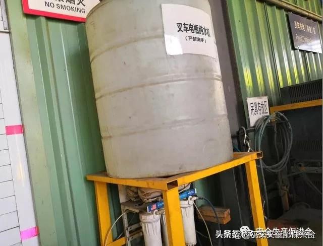 叉车铅酸蓄电池充电步骤,叉车蓄电池的充电步骤及保养方法