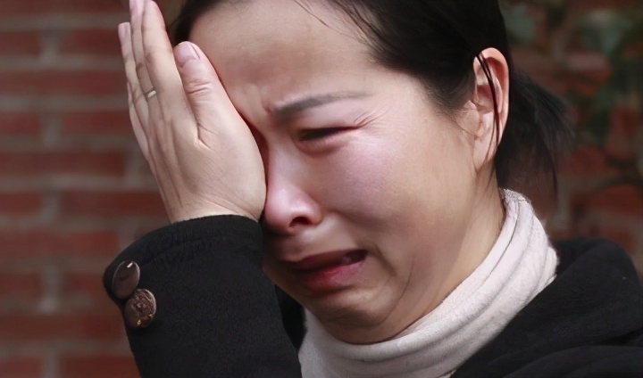 一巴掌把孩子打出鼻血有事吗,妈妈打孩子导致孩子流鼻血