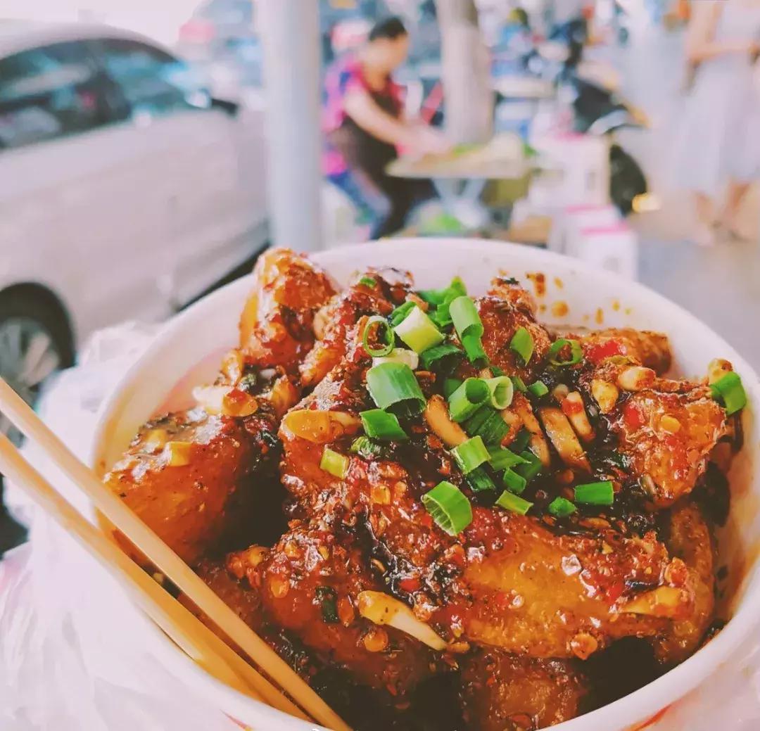 我在2018年的网红美食堆里，精挑出了这23家火爆的店给你！