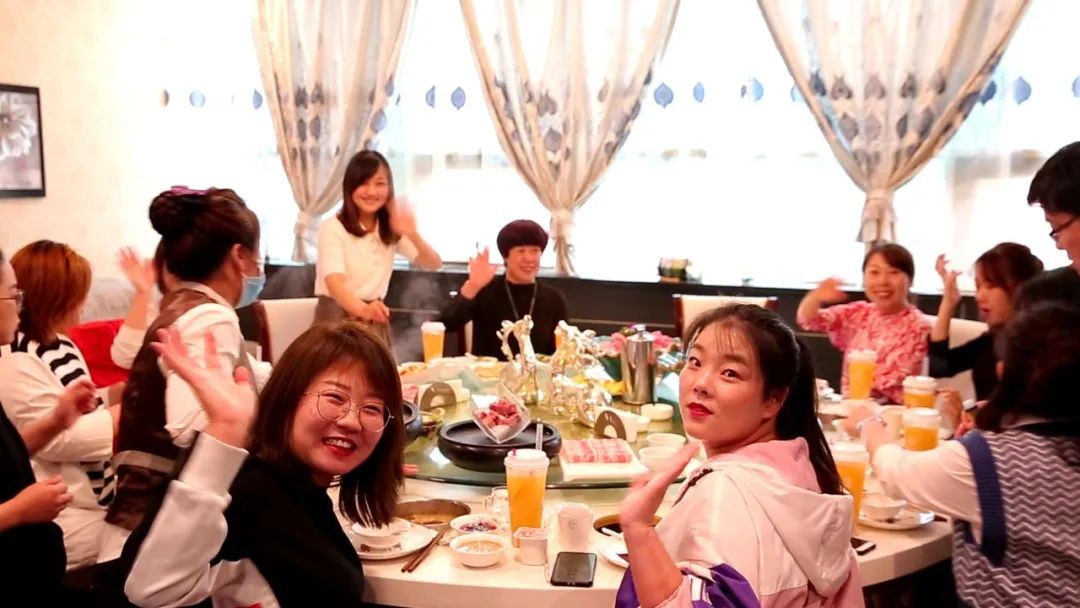 小肥羊大骨浓汤涮羊肉,小肥羊大爱无疆