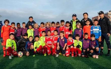 我眼中的足球视频,中国足球小将vs巴萨