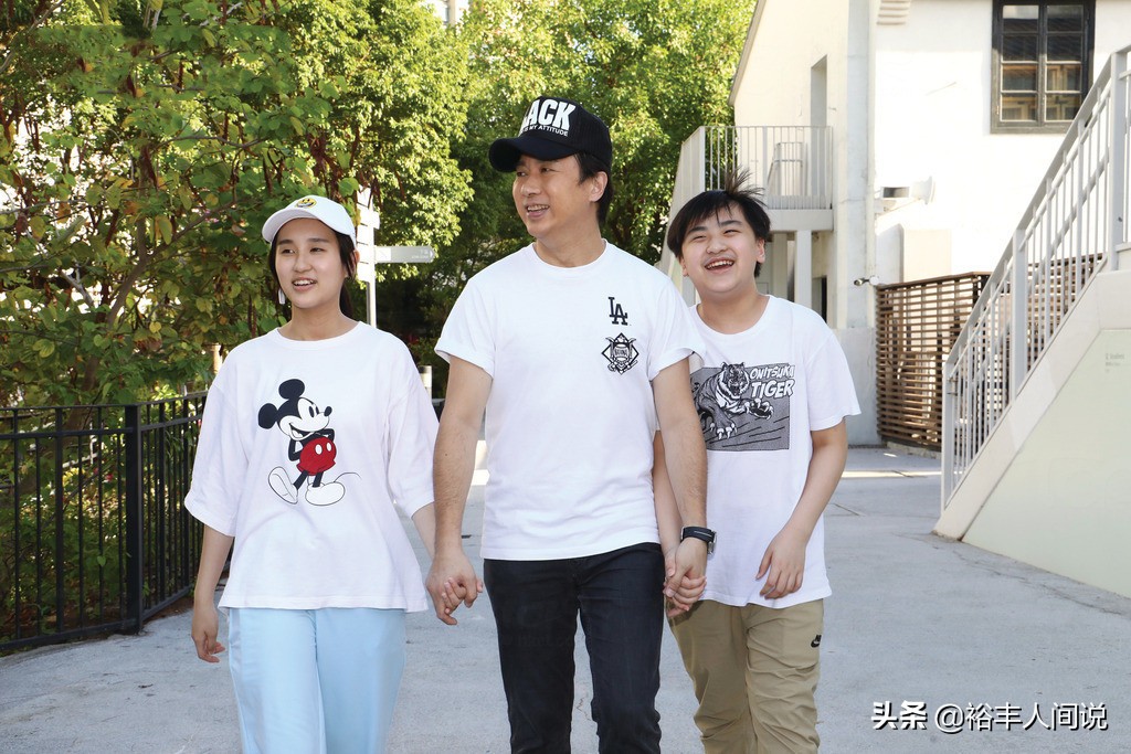 鏋楀瓙鍗氱幇鍦ㄧ殑鐢熸椿,鏋楀瓙鍗氳鍘讳簡鑻卞浗鐢熸椿鍥伴毦瑙嗛