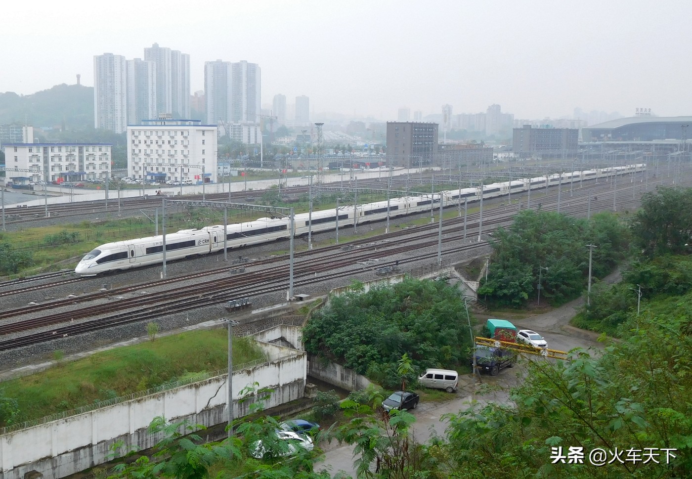 天津到重庆的一趟高速动车组