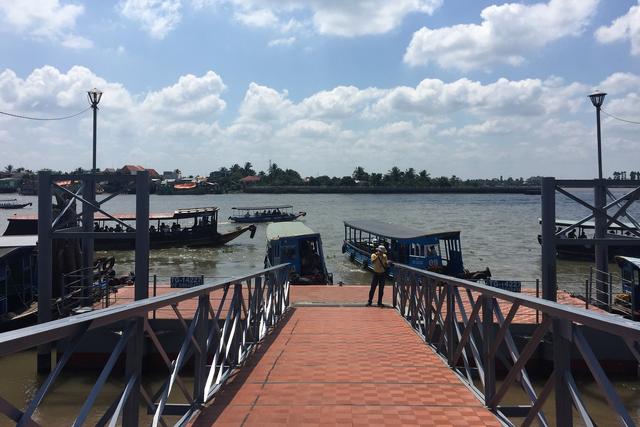 夜游湄公河在哪里看到景点,穿行在路上