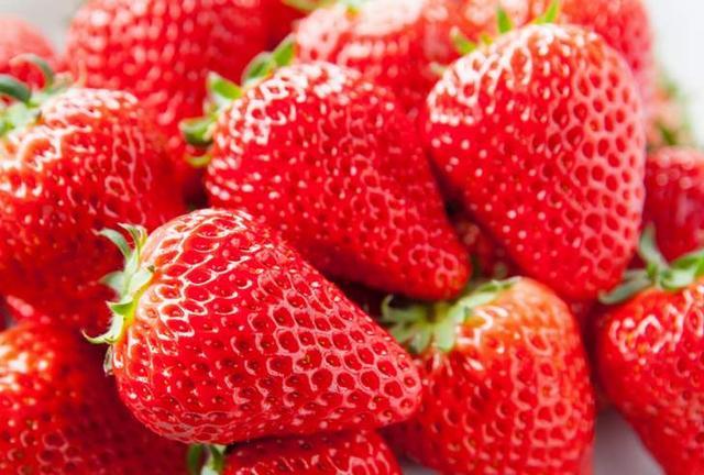 孕妇买草莓被婆婆和老公斥责 (孕妇买天价草莓)