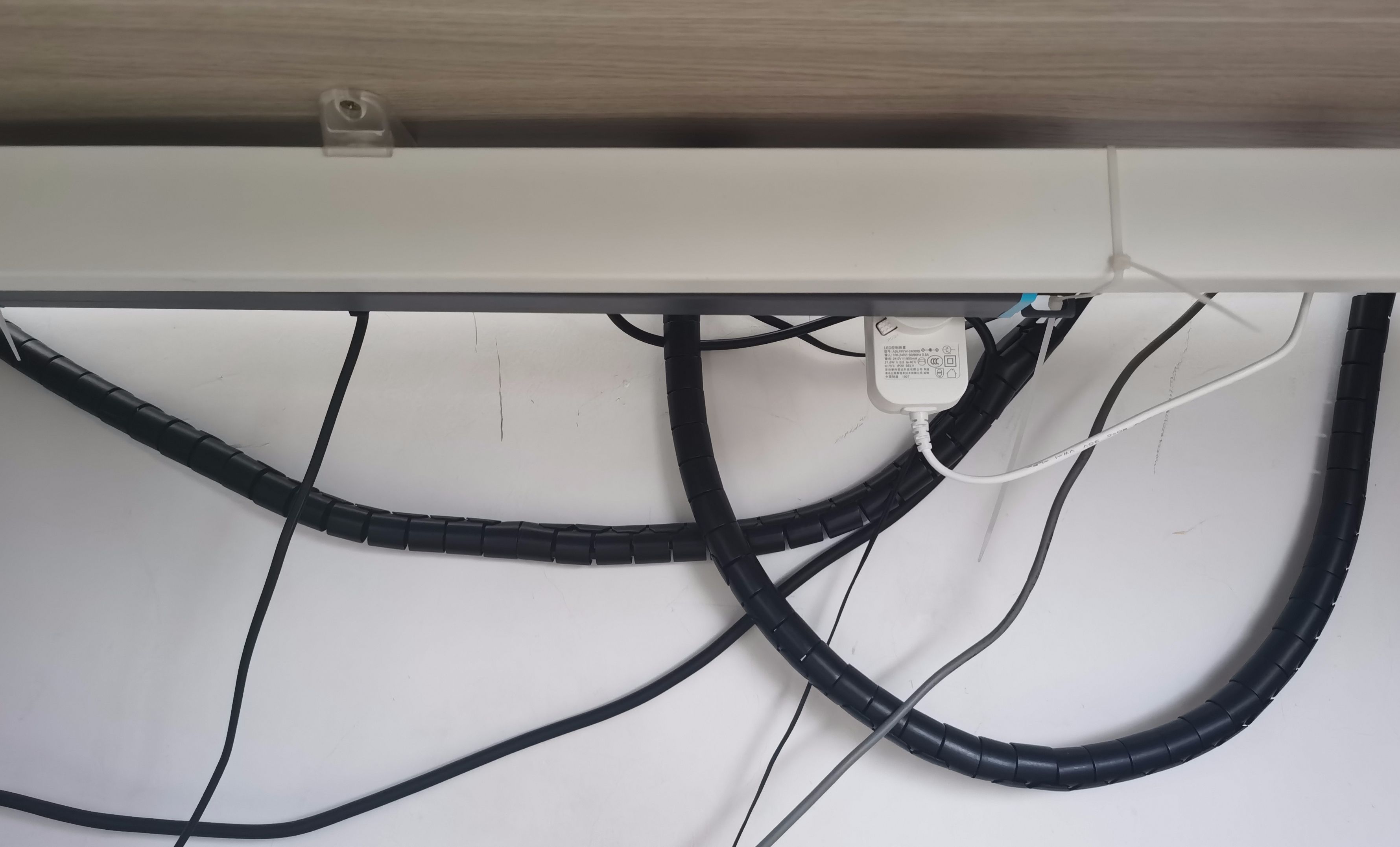 没有灯光的设计是没有灵魂的,没有灯光的柜子是没有灵魂的