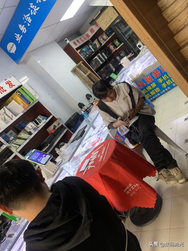 兄弟俩组装电脑,兄弟俩来组装电脑