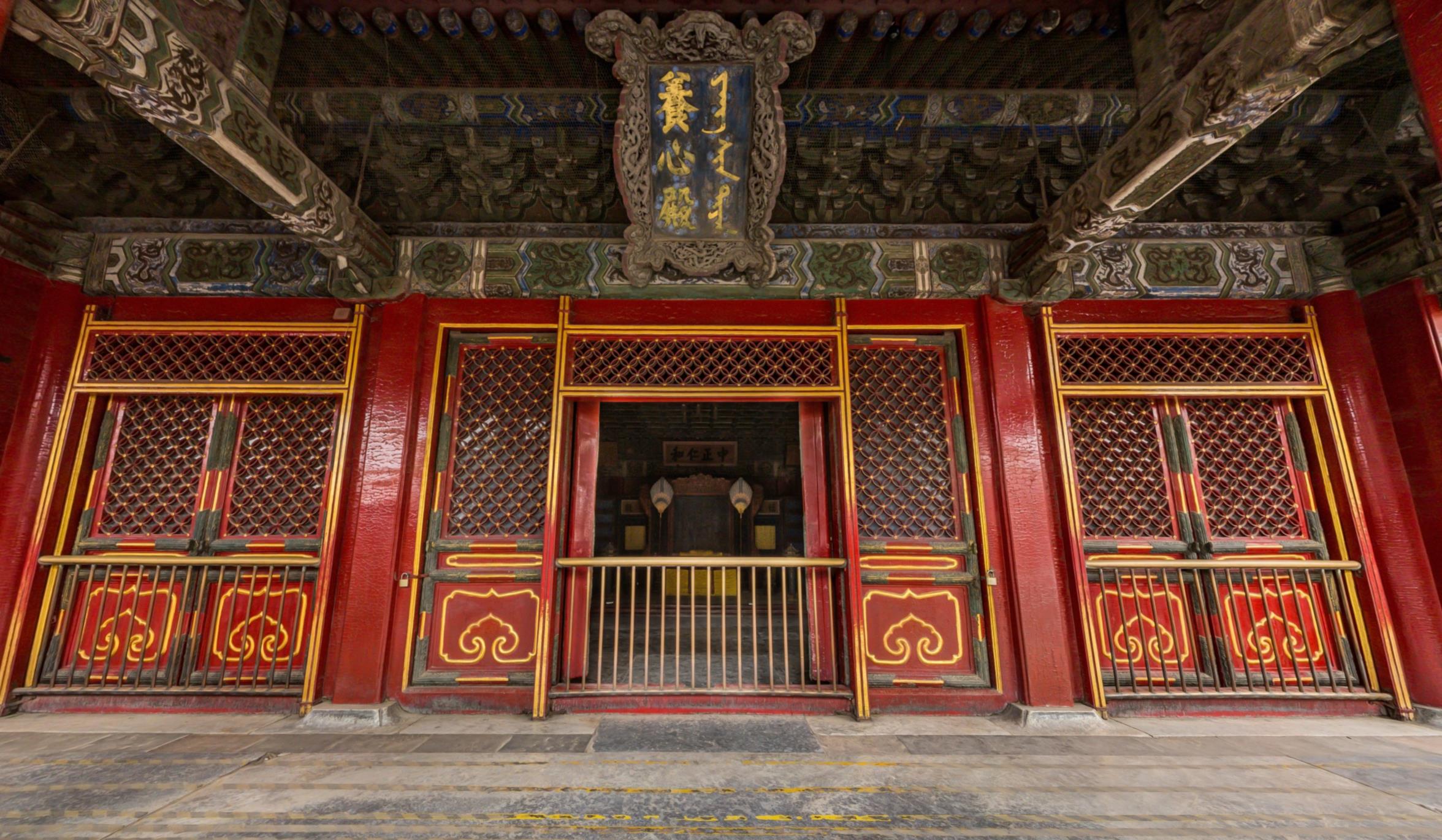 现代轻奢装修风格门窗,古典门窗的装饰