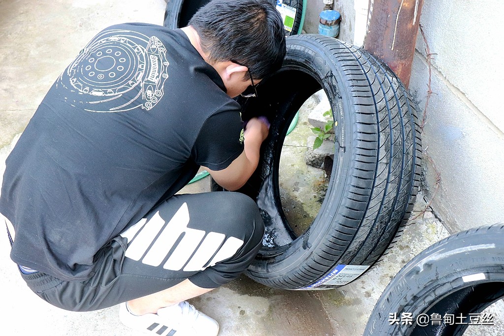 奔驰威霆轮胎升级,威霆升级轮毂案例