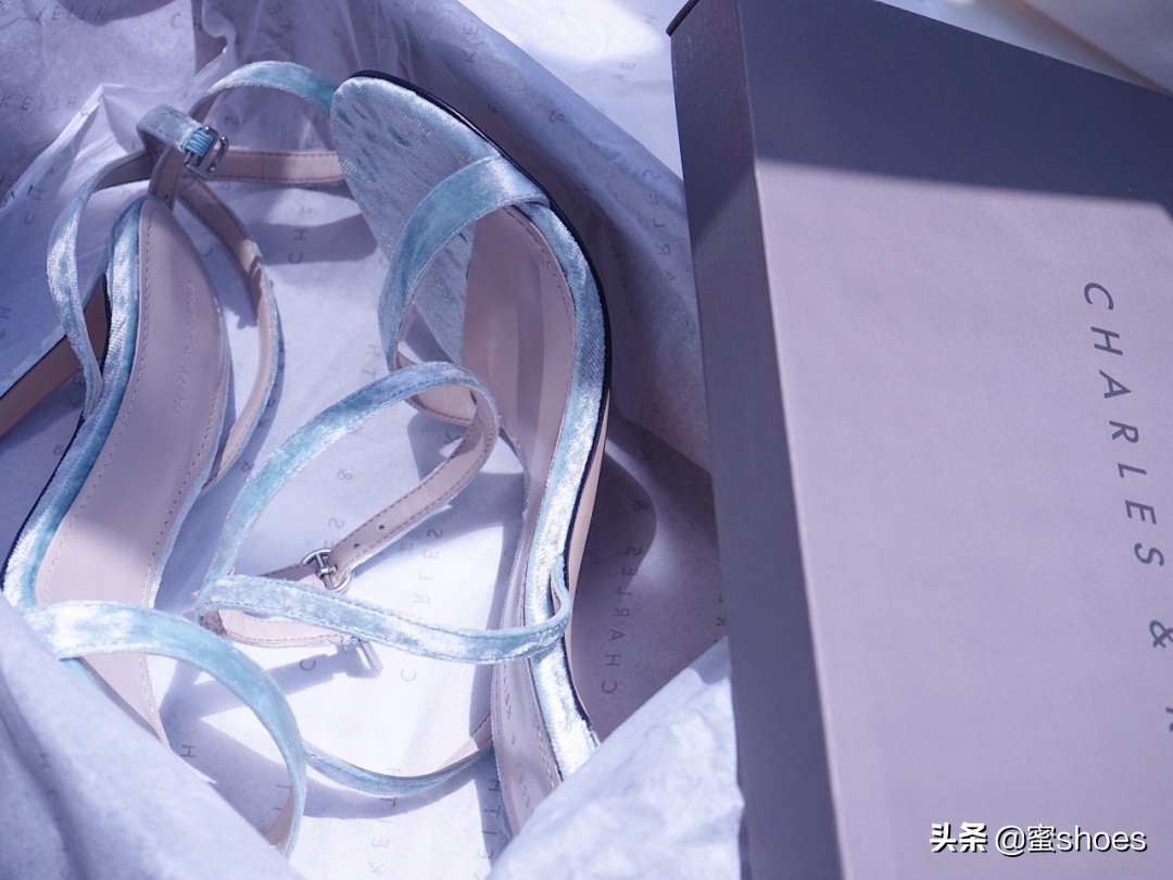 小ck鞋蝴蝶结高跟,一百块高颜值鞋子