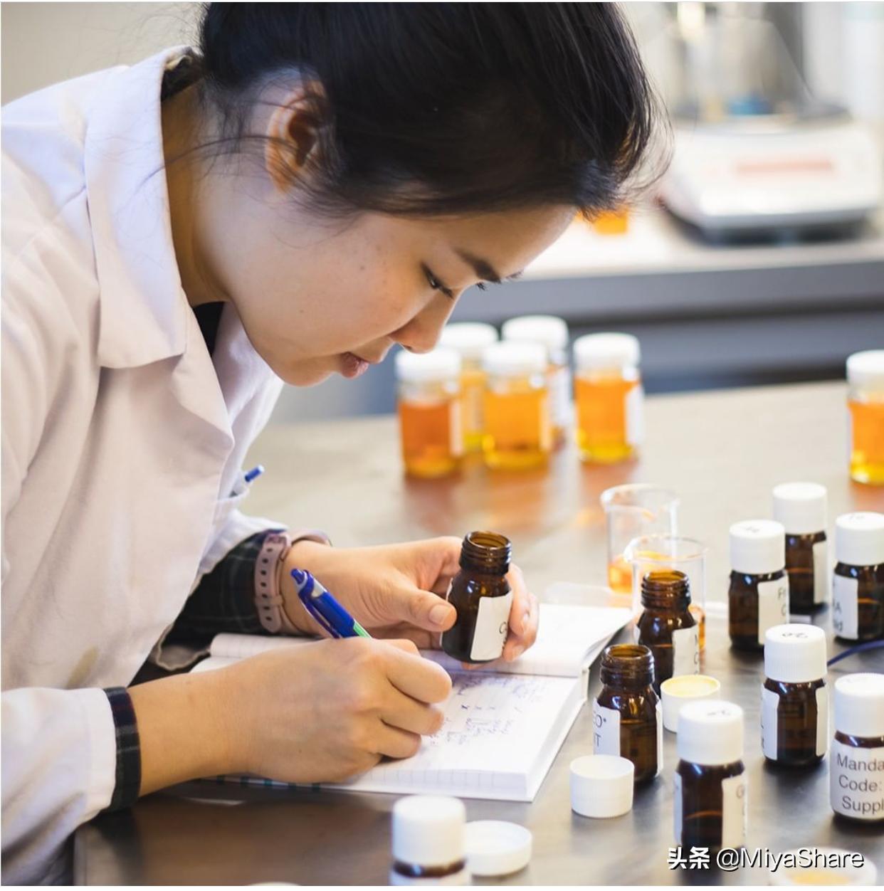 玫瑰果油祛老年斑,玫瑰果油护肤多年