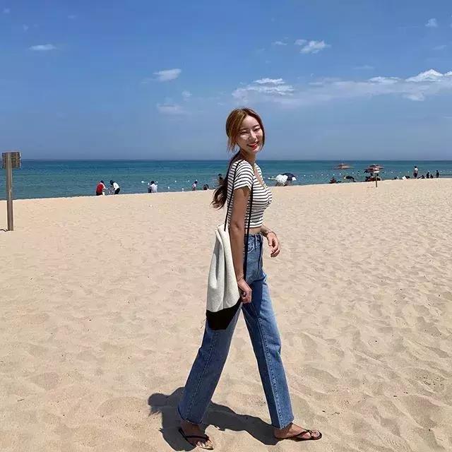 胸大穿衣服特别显胖不上镜,胸大穿衣服怎么不显大