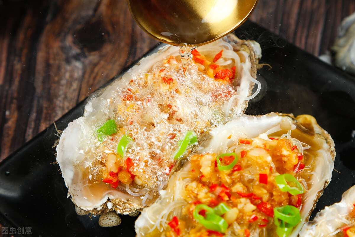 美食店生蚝的n种吃法,乳山生蚝怎么做家常蒜蓉生蚝好吃