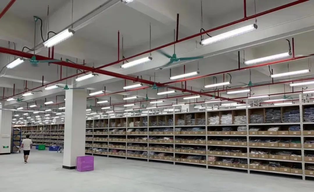 杜鹃鸟董事长陈贵雄,郑州杜鹃鸟服饰陈贵雄