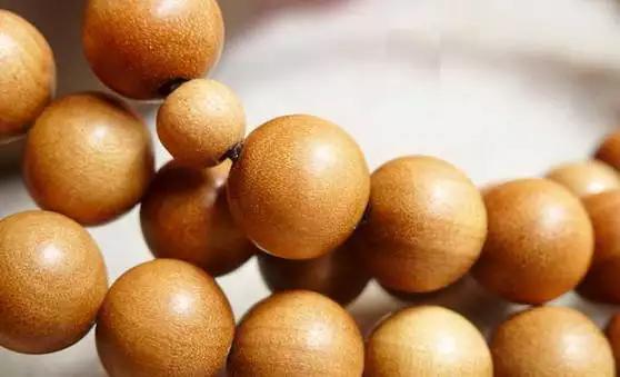 木质手串一般买什么材料的好,手串木质排行榜