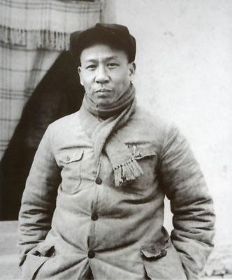 粟裕战功赫赫,*少奇刘**更是极力推荐他为元帅,为何最终还是授大将