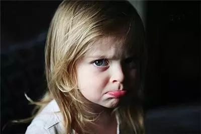 手术去眼袋安全吗,去眼袋手术多少钱