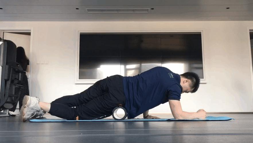 深蹲腰痛怎么办,深蹲腰痛怎么练腿