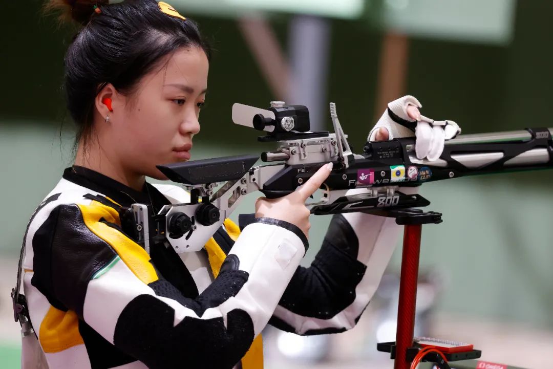 杨倩获奥运首枚金牌奖照片,杨倩获本届奥运金牌